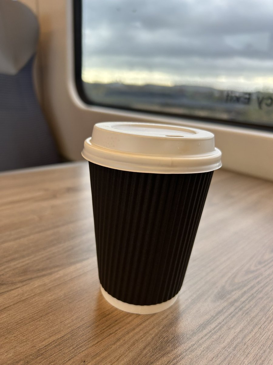juliebry2020's tweet image. Keep calm and carry on 😣  watching everyone who gets on is going to be the new norm for a while … feel for the staff to be honest … we need security on trains now … more than ever ! 

#transpennineexpress