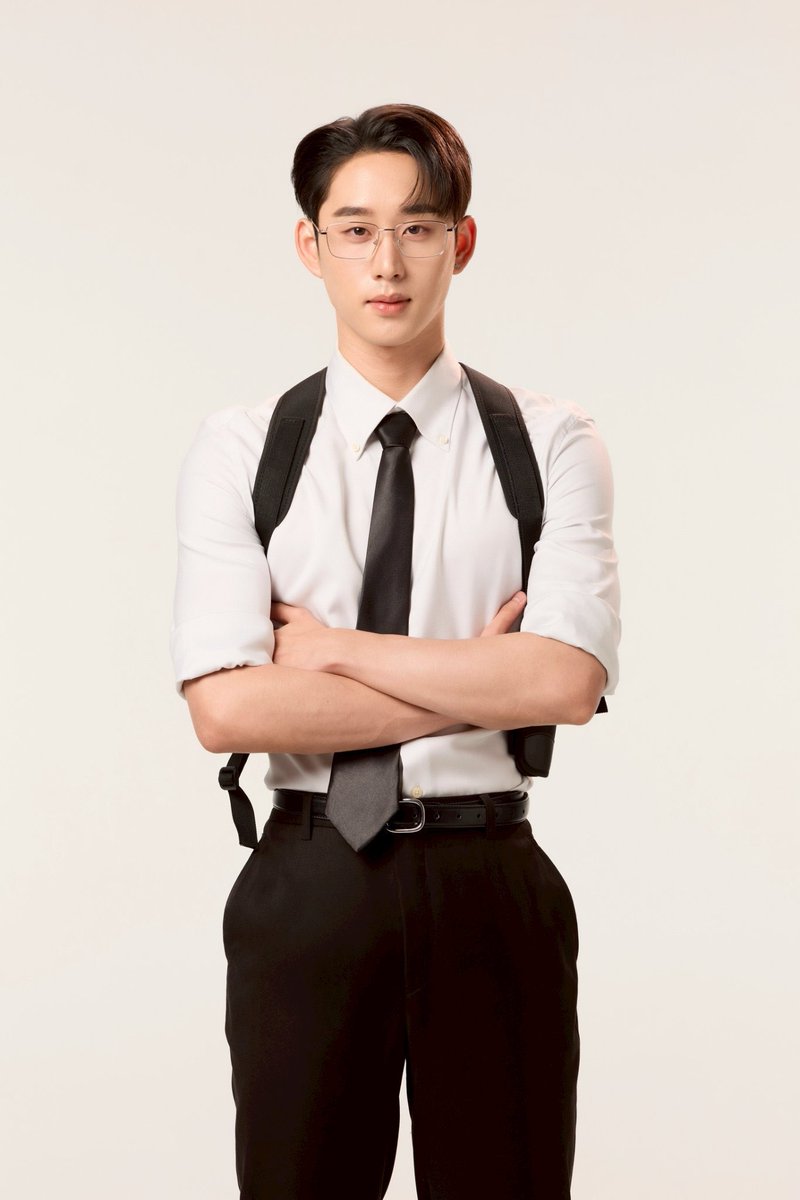 EstRvp's tweet image. เมื่อไหร่ที่บอดี้การ์ดต้องจับปืน….

#MeAndTheeSeries