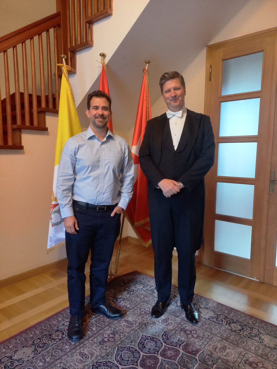 It's fun to out-dress Charlie McKinney of <a href="/SophiaPress/">Sophia Institute Press</a> , the man who made my two books possible! The best Catholic publisher in the world!
(In fact I am on my way to a Holy Mass in St Peter's 😁)