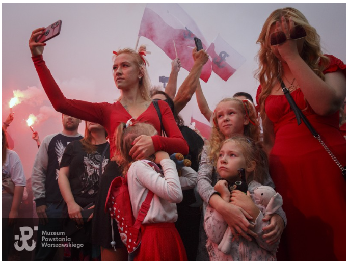 WarsawRising44's tweet photo. 📸🏆 Find out more about the winners of our Photo Competition #RemembranceCaughtOnCamera!
ℹ️https://t.co/DA0PdLrxst
#WarsawRising1944