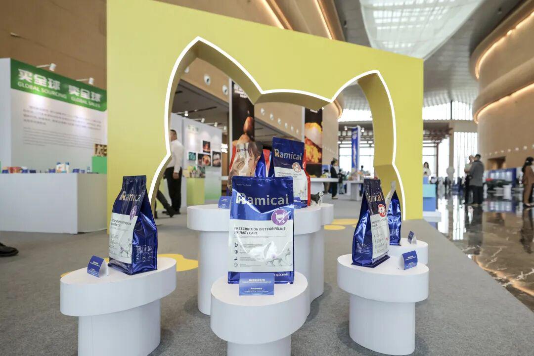 NanshaLook's tweet image. 🏙️ #Guangzhou Nansha builds int&apos;l pet community!
A 10,000㎡ pet hub is coming to GZ #Nansha, featuring premium medical care, retail &amp;amp; research.
It will offer full life-cycle services with HK-Guangdong collaboration, setting new standards in pet care.
#PetTech #Nansha #Guangdong