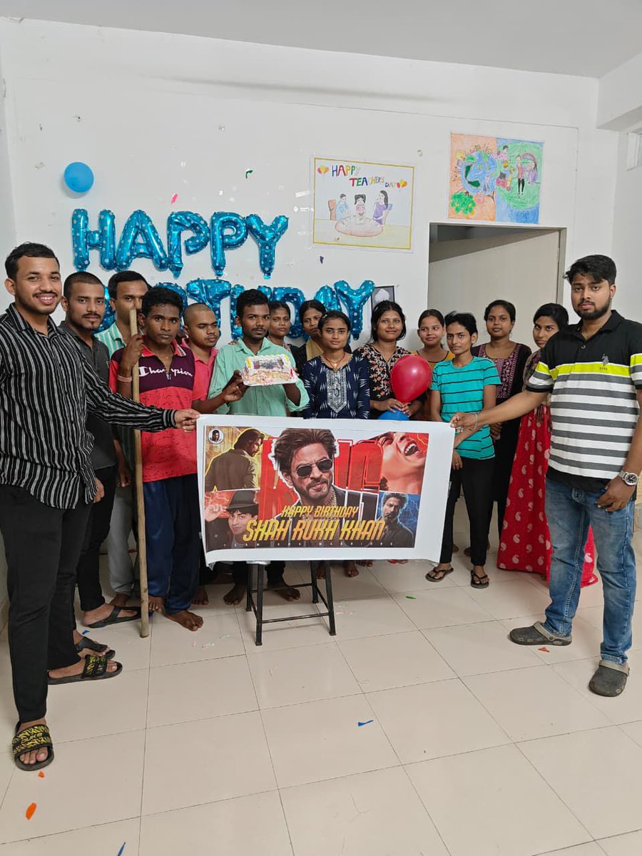 TeamSRKWarriors's tweet photo. “Spreading love the SRK way ❤️SRK Warriors Puri celebrated the King’s birthday with special kids who can’t speak — but their smiles said it all.
Because emotions don’t need words, just love. 🫶

@iamsrk @KarunaBadwal @BilalS158
#SRK  #HappyBirthdaySRK https://t.co/4mhQurqpZx