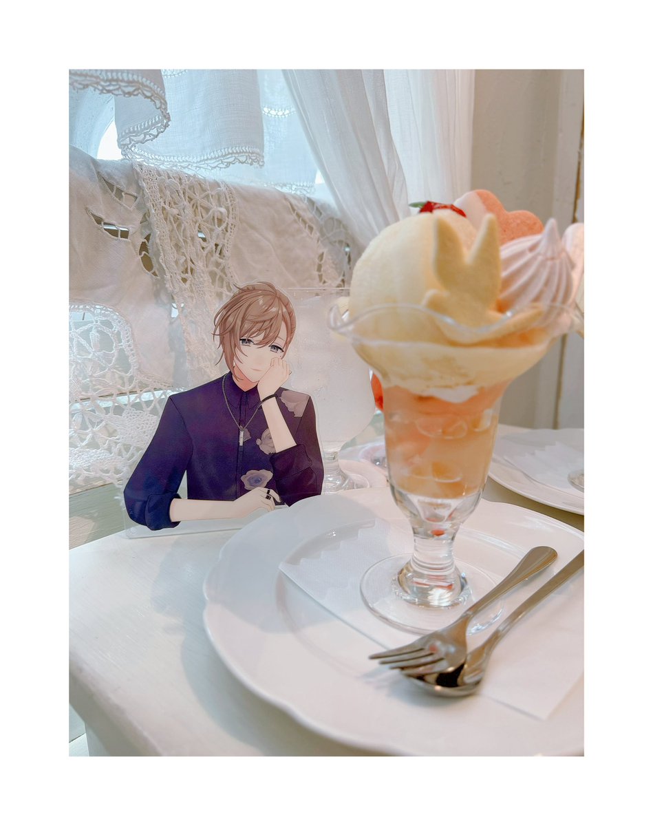 ダイカットアクリルパネル