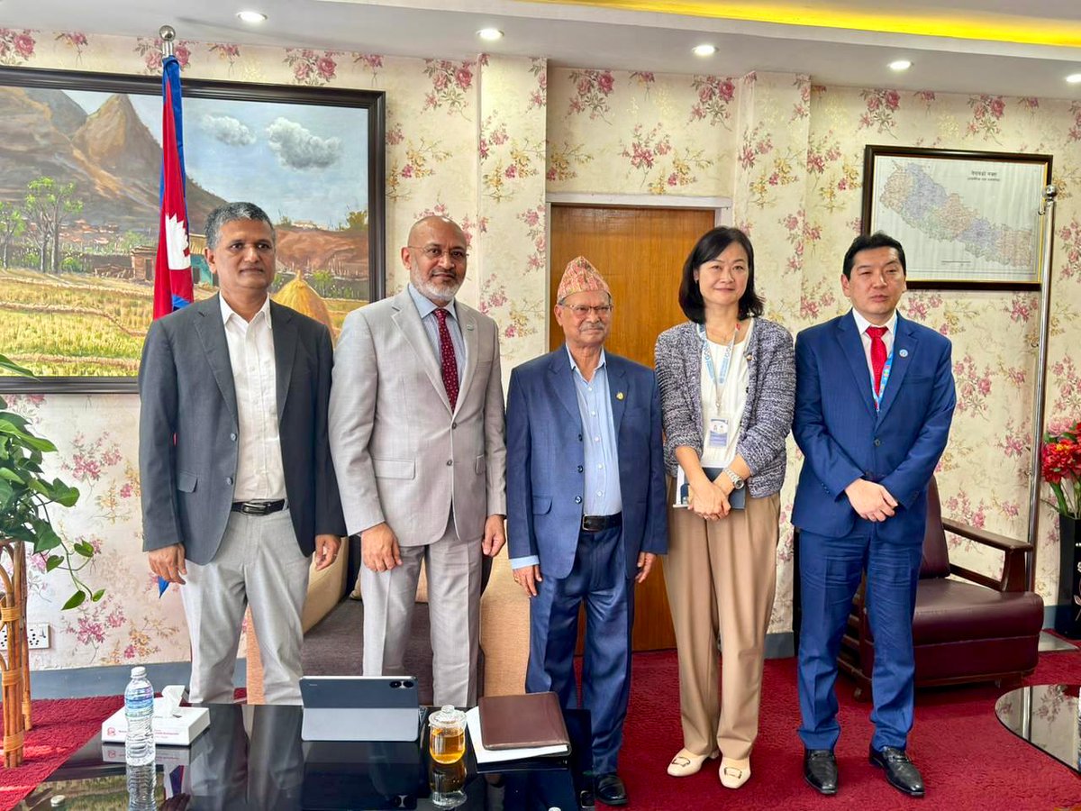 Insightful dialogue with Hon. Dr. Madan Prasad Pariyar, Minister of <a href="/Hello_MOALD/">कृषि तथा पशुपन्छी विकास मन्त्रालय</a>, alongside <a href="/kenshimizu_fao/">Ken Shimizu</a>, <a href="/KyokoYokosuka/">Kyoko Yokosuka</a>, and <a href="/IFADAsia/">IFAD Asia</a>, on advancing Nepal’s resilient and sustainable food systems.

The Ministry’s leadership in climate-resilient agriculture, rice