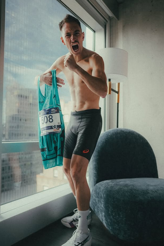 🎇 Il l'a fait ! Dorian Louvet est désormais détenteur d'un record du monde!
🥇 Le Caennais a relevé le défi qu'il s'était fixé, participer aux 7 marathons majeurs en 1 an, avec un temps de moins de 2h30 à chaque fois !
Félicitations pour cet exploit et bon repos maintenant 😅...