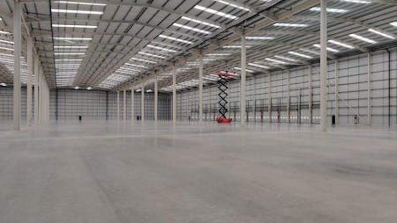 A new grade A industrial / logistics unit available to let by <a href="/AvisonYoung/">Avison Young</a> - 180,624 Sq Ft immediately available with 12.5 m eaves height, 12 dock level doors, 4 level access doors, yard, parking spaces and BREEAM Very Good. Frontier Park, Banbury. buff.ly/At5ZlzS
