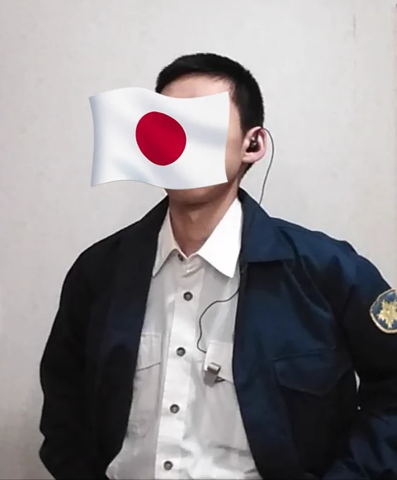 白シャツでノーネクタイが許されるのは内勤の人だけ その上に出動服着るとエモいのよ