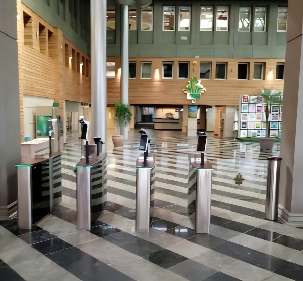 shenzhen_hqvt's tweet image. 🏫 Campus Access Control System – 1033 Installation Case

HQVT Model 1033 has been successfully deployed in real school projects, demonstrating its adaptability across diverse campus environments.

#CampusAccessControl #HQVT #SchoolSecurity #AccessControlSystem #FaceRecognition