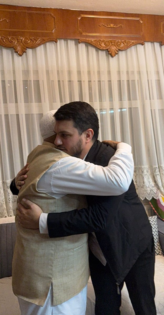 demrullahagd's tweet image. Bangladeş Cemaati İslami Emîri Dr. Şefikurrahman beyi ziyaret ettik. Şubat ayında gerçekleşecek olan seçimde zât-ı âlîleri çok umutlular. Rabbim muvaffak eylesin. 

AGD/MGV deyince kendisi direk &quot;Türkiye&apos;deki gençlik teşkilatımız&quot; diye tepki verdi. Kardeşliğimiz daim olsun.