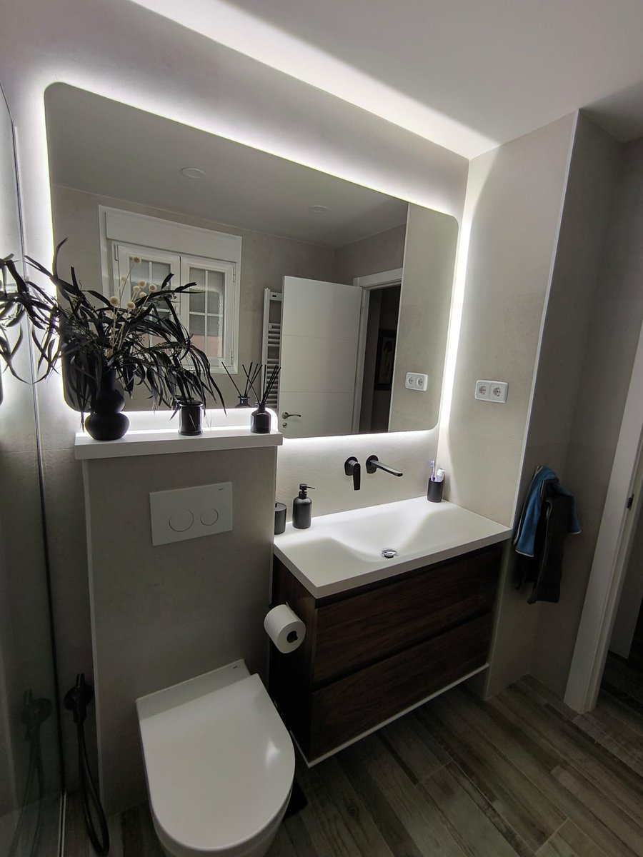 MuebleCarissa's tweet photo. Elegancia y funcionalidad.
#mueblesamedida #bañosmodernos #diseñodemobiliario #carpinteria #disenodeinteriores #armarios #armariosamedida https://t.co/VOZBQstXG5