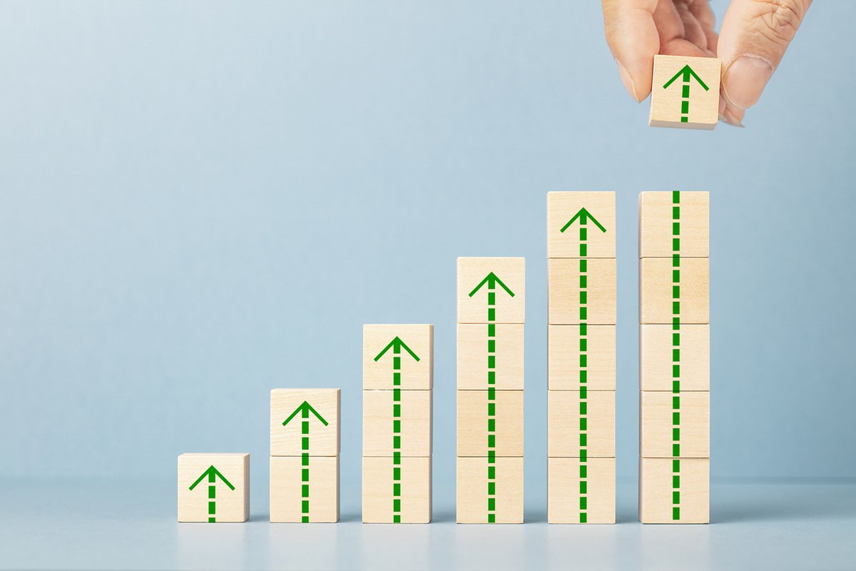 Emily Cox tweet media