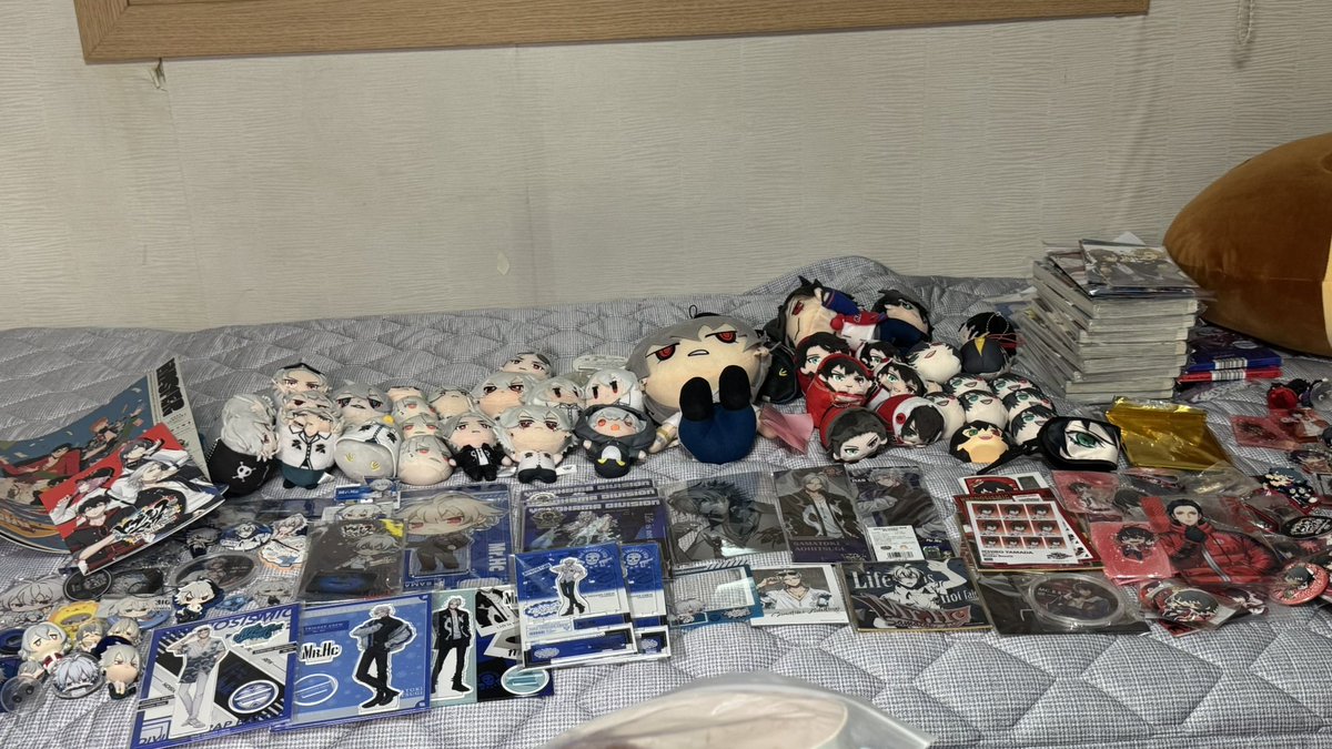 itsukiexpense's tweet image. #히프마이_장터 #히프마이장터 

 제가 정리중에 굿즈를 둘곳이없어침대를주자 침대에 공간이없어서 일주일동안 바닥생활하고읶습니다……..너무제대로 자고싶어요ㅠㅠ 

            제발사가주세요ㅠㅠ 

사마토키 이치로 누이 피규어 파샤 만쥬 등등 
번장에서 가격보고 뎀주세요-&amp;gt; 딸기피자학원01