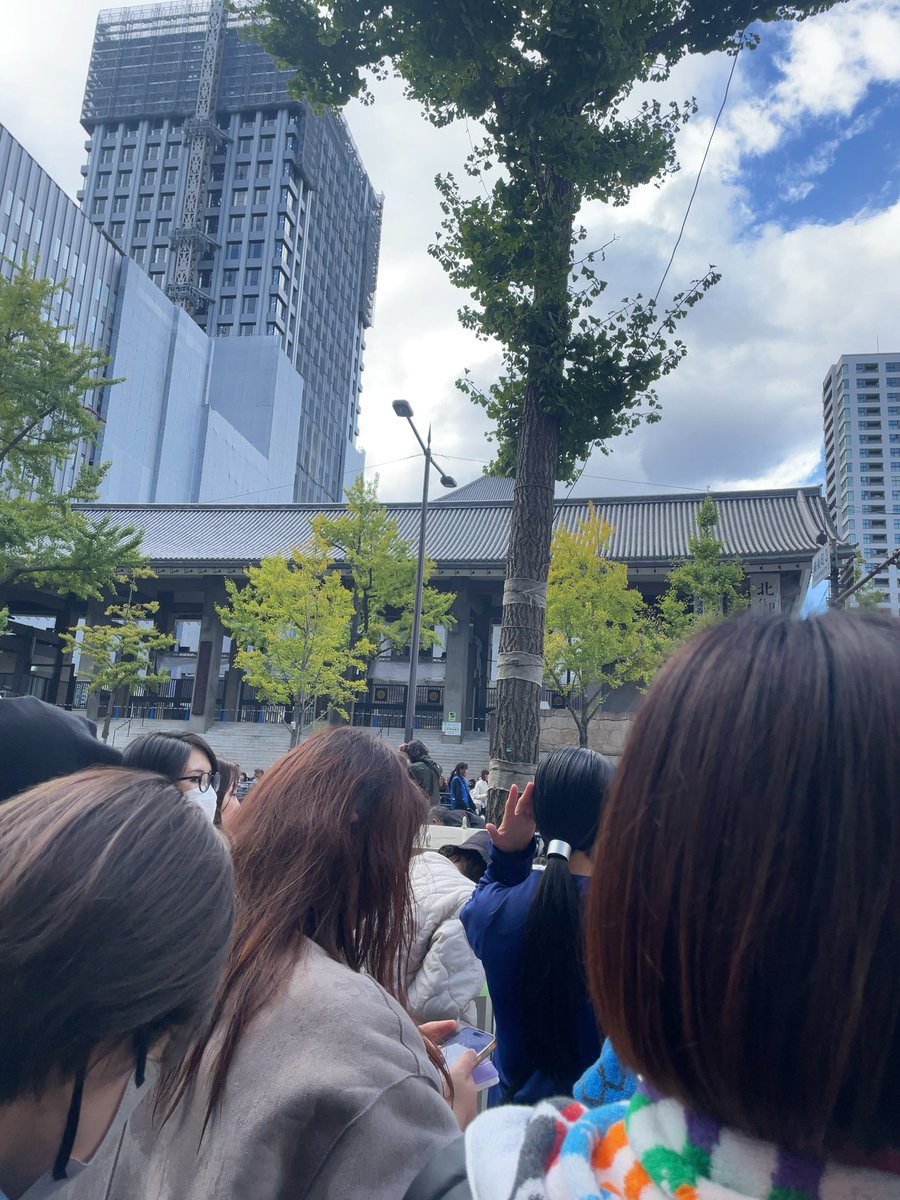 側道の後ろの方だったけど、みてきた！
ミャクミャクや、SUPER EIGHT見れてよかった #御堂筋ランウェイ2025