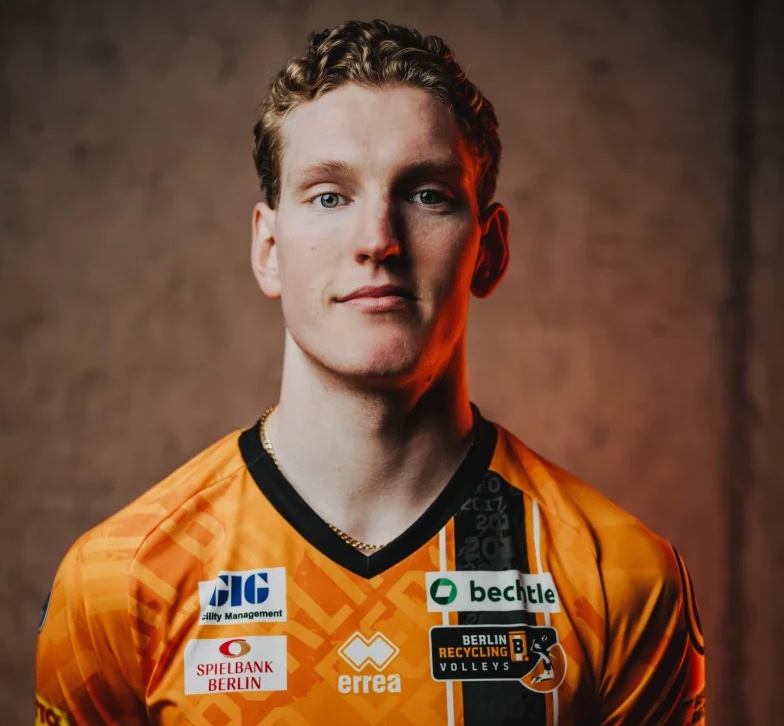 Veljesten veljellinen kohtaaminen Saksassa - isoveli voitokas Ivanovien väännössä.

lentopallo.fi/uutiset/saksas…