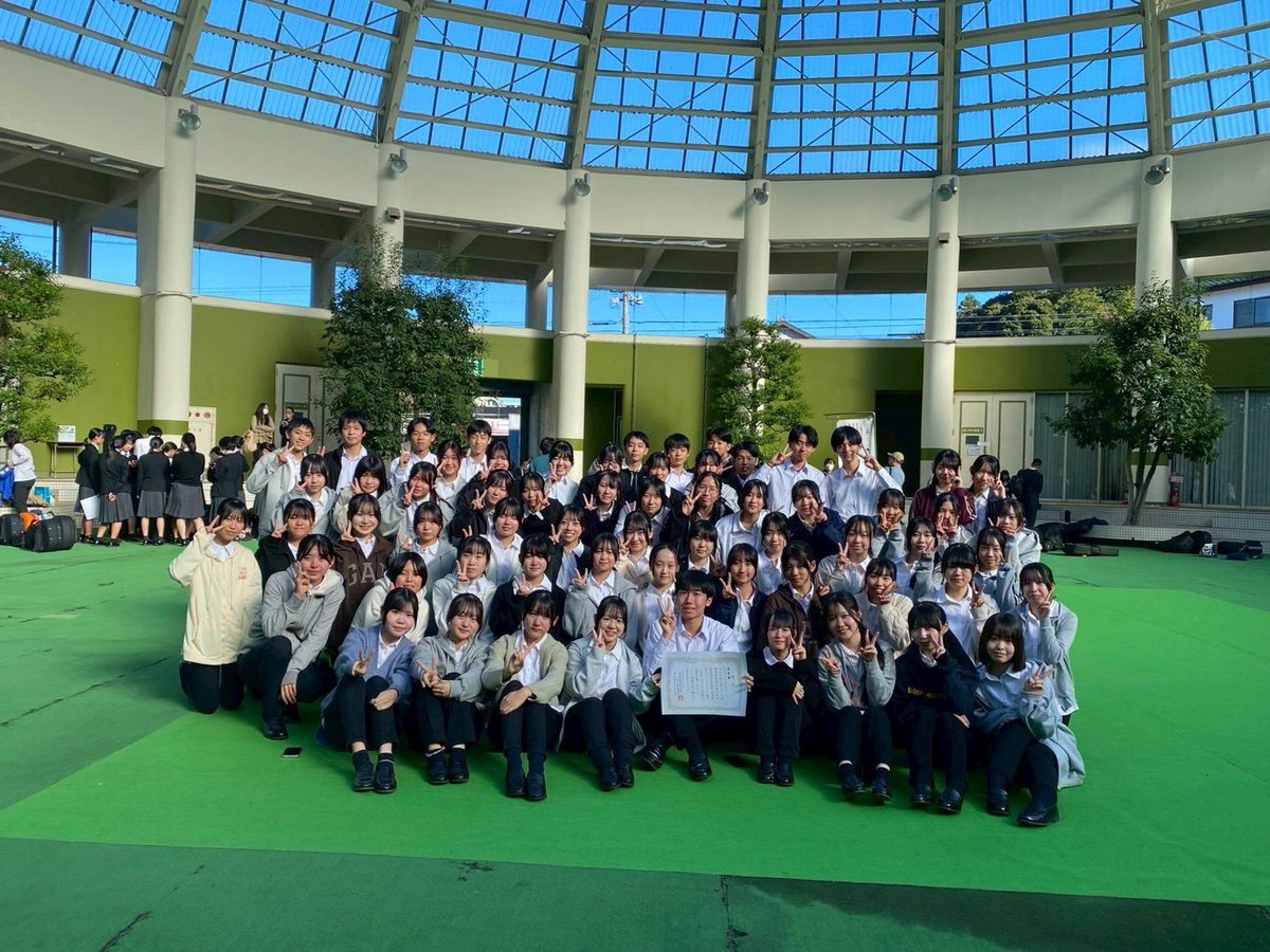 県大会で優秀賞をいただきました。
悔しい結果でしたが、これまでの練習の成果を発揮して納得のいく演奏ができました‼️この悔しさを糧に、東海・全国大会に向けてさらに頑張ります。