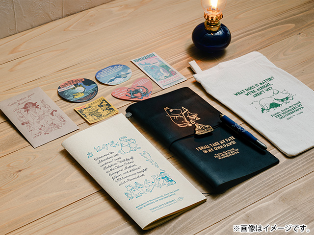 moomin_jp's tweet image. 小説『ムーミンパパの思い出』をモチーフにしたトラベラーズノートセットが登場✨
一般の抽選販売に先がけて、ファンクラブ有料会員限定で「期間限定・先着順」販売を実施！

📅2025/11/6(木)12:00～11/13(木)12:00まで
📒1アカウントにつき2点まで

特別な機会をお見逃しなく！…