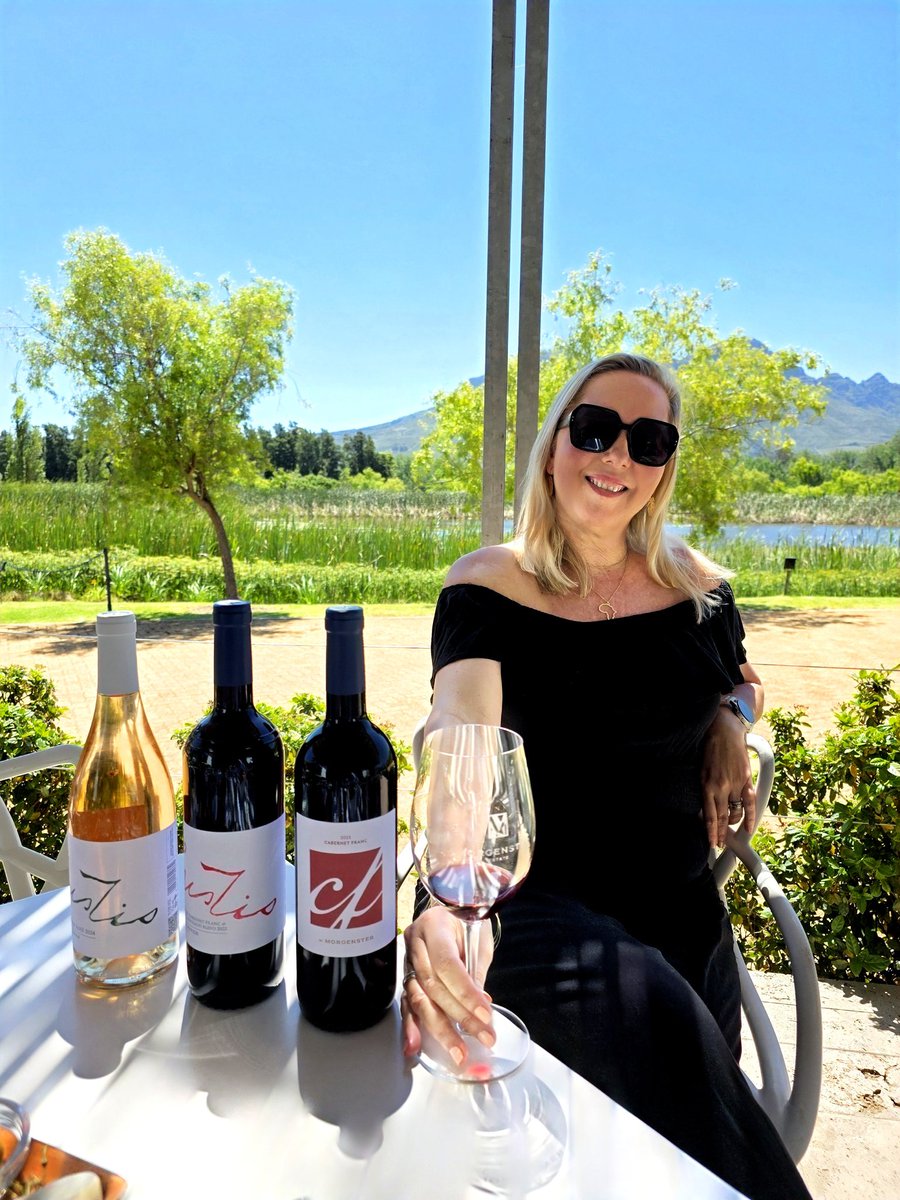 Nadine - Living It Up CT tweet media