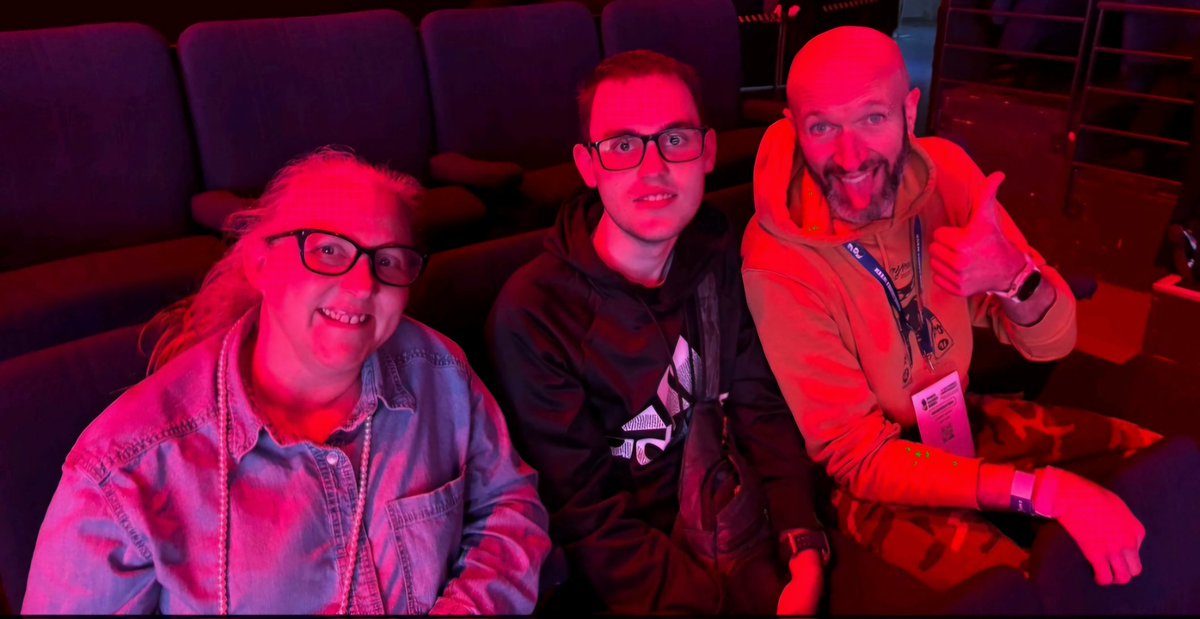 Un super moment de partage avec Jerome Dupire , président de <a href="/Capgame_France/">CapGame</a> lors du <a href="/ParisGamesWeek/">Paris Games Week</a> .  #handicap est un sujet très important pour moi, #accessibilité des #jeuxvideo et des #jeuxdesociété ne devrait en aucun cas être une option mais une obligation pour l'#égalité