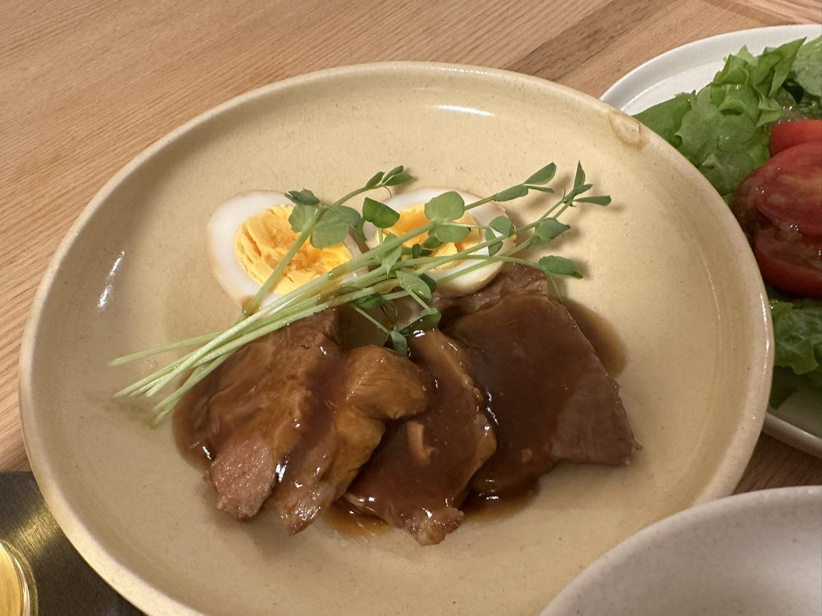 チャーシュー作ったよ
カラシつけて、ツーンを酒で流すのがたまらん🤭