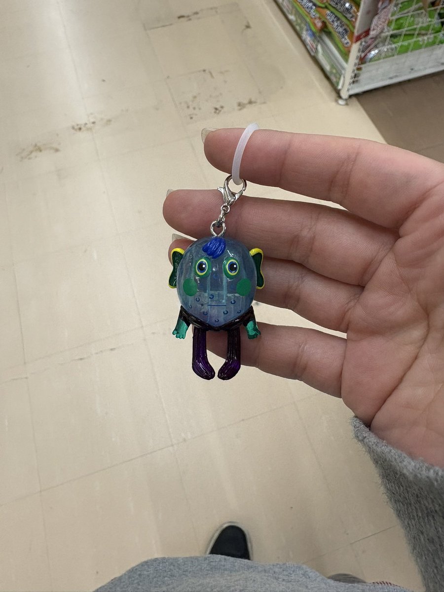 ももあ tweet media