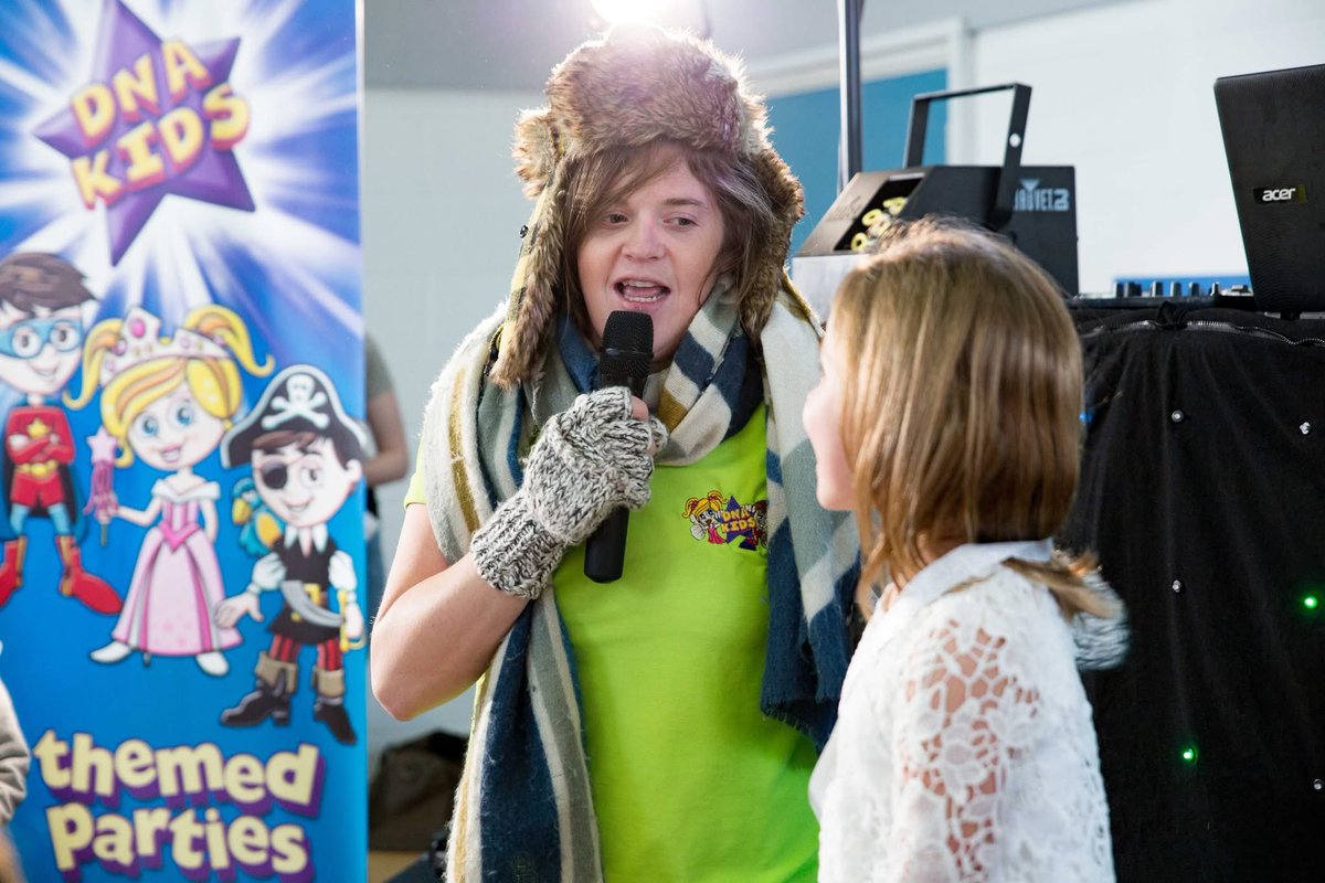 That’s it! The broomsticks are parked, the pumpkins are packed…
and just like that — it’s CHRISTMAS TIME! 🎅🎁🎉
(We’ve already started the Hokey Cokey to Jingle Bells.) 😉

#DNAKids #FestiveFun #HereComesChristmas