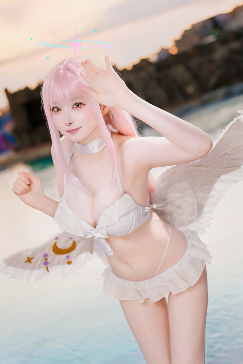 聖園ミカ、水着姿で再登場～☆
　　　　　　　　って感じかな？

#ブルアカ　#ラグコスTW