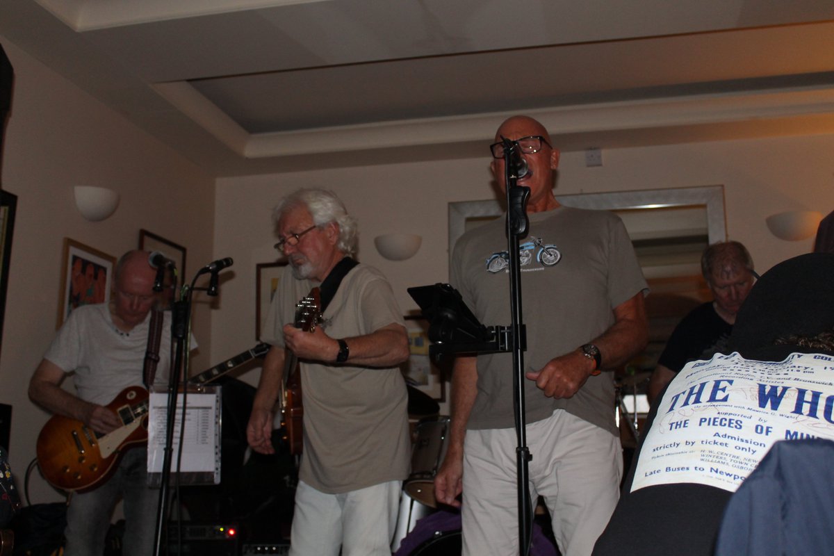 Pieces in November 2015

The Beaufort Arms, Crickhowell

#Crickhowell
#Music #photooftheday #rhythmandblues #60s #BirthtoReunionandBeyond

<a href="/JWPReardon/">John</a>
<a href="/vixmix144/">Victor Johnson</a>