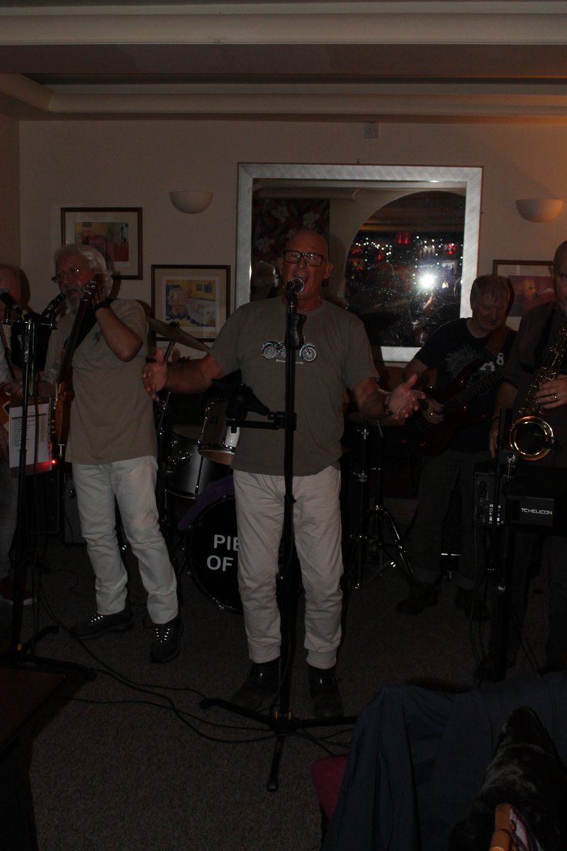 Pieces in November 2015

The Beaufort Arms, Crickhowell

#Crickhowell
#Music #photooftheday #rhythmandblues #60s #BirthtoReunionandBeyond

<a href="/JWPReardon/">John</a>
<a href="/vixmix144/">Victor Johnson</a>