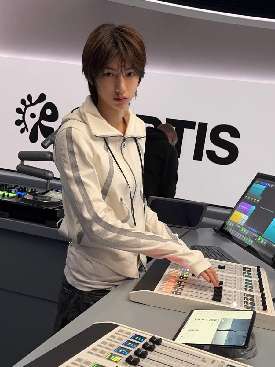 星星 tweet media