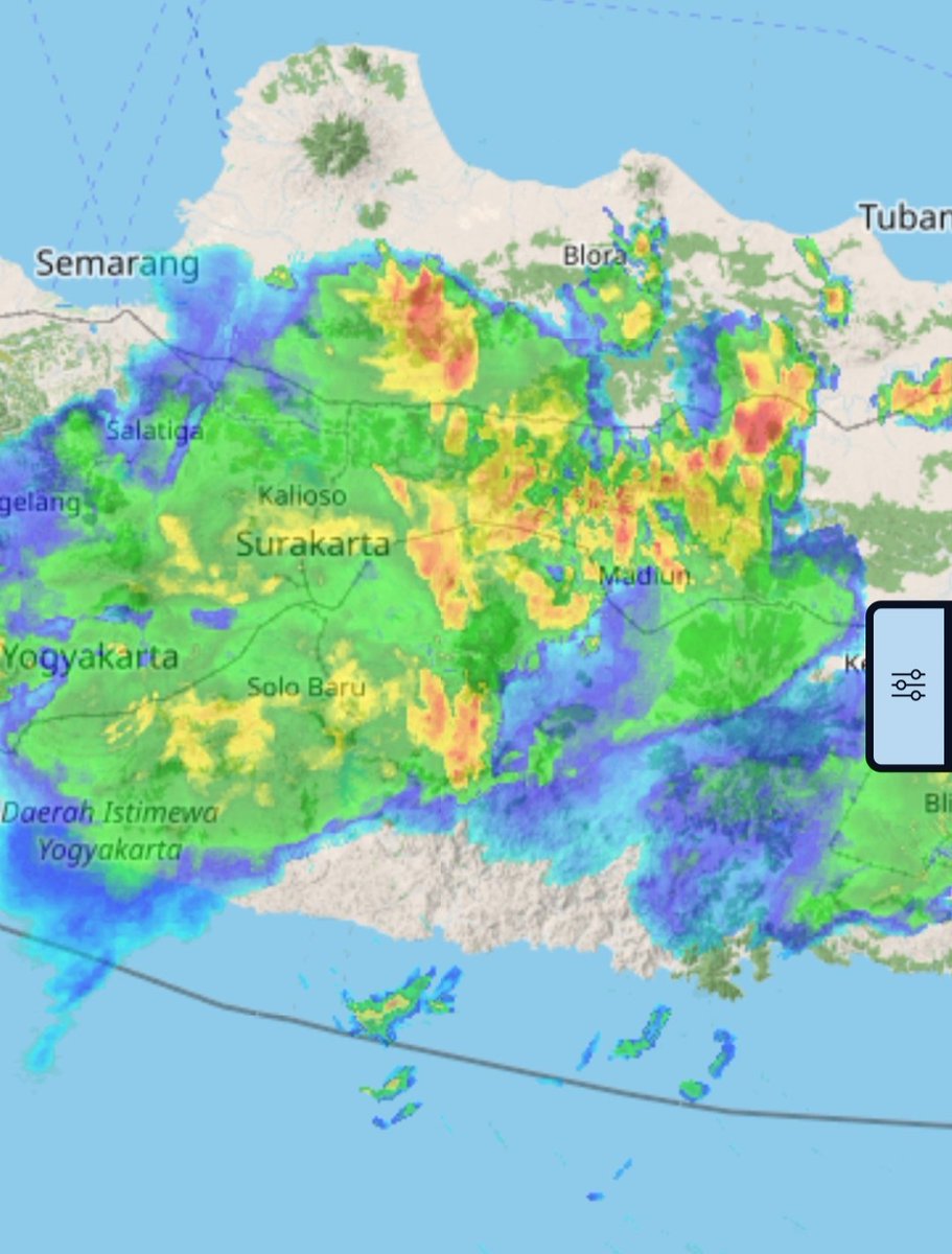 Update: hujan deras meluas berpola MCC terpantau di Surakarta, DIY, Madiun, dan wilayah lain di perbatasan Jateng-Jatim.