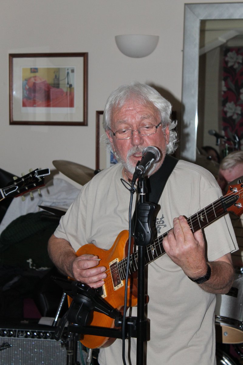 Pieces in November 2015

The Beaufort Arms, Crickhowell

#Crickhowell
#Music #photooftheday #rhythmandblues #60s #BirthtoReunionandBeyond

<a href="/JWPReardon/">John</a>
<a href="/vixmix144/">Victor Johnson</a>