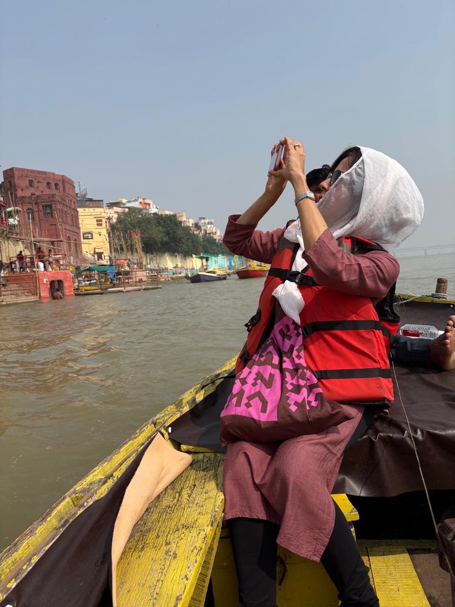 Bhonsale ghat, Alamgir masjid, Raja Man Singh Palace and seagulls, Banaras