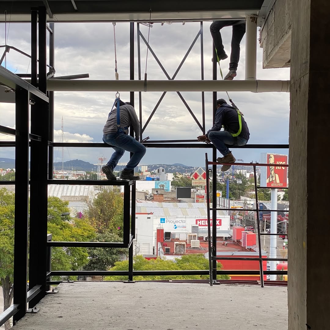 Artful_Explorer's tweet image. Throwback to one of the most iconic structural sculptures.

The “Love Pillar” (2020) in Puebla, Mexico, stood 11.5 meters tall—supporting both architecture and meaning.
@kaiart

#LovePillar #KaiArt #ArchitecturalSculpture #FunctionalArt #PueblaMexico #ContemporaryArt