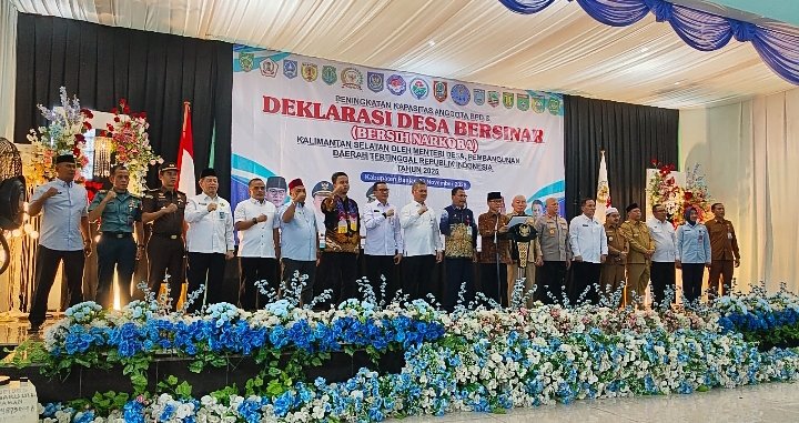 TimRitonga's tweet photo. #DesaBersinar Indonesia bersinar
#TerimaKasihYandriSusanto
#SelamatkanDesaDariNarkotika
#DesaBersinar
@prabowo
@YandriSusanto
@ArizalPatria https://t.co/w13s9s094Q