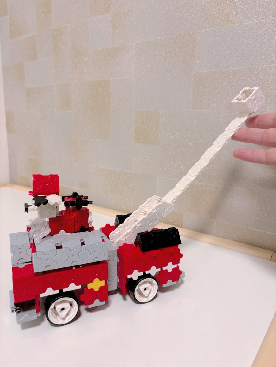 完成✨LaQマーシャル&amp;ファイヤトラック🔥
最近ラキューにハマっている次男からのリクエストで、もちろん動くし乗れるしめっちゃ伸びます🚒
#LaQ #パウパトロール