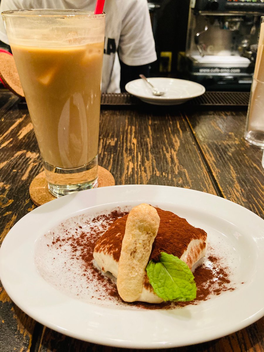 カフェemo. エスプレッソさんが11月23日で閉店されるとのことです
横浜のエスプレッソ文化を支えてきた名店です
ぜひ足を運んでみてください
寂しくなるな本当に