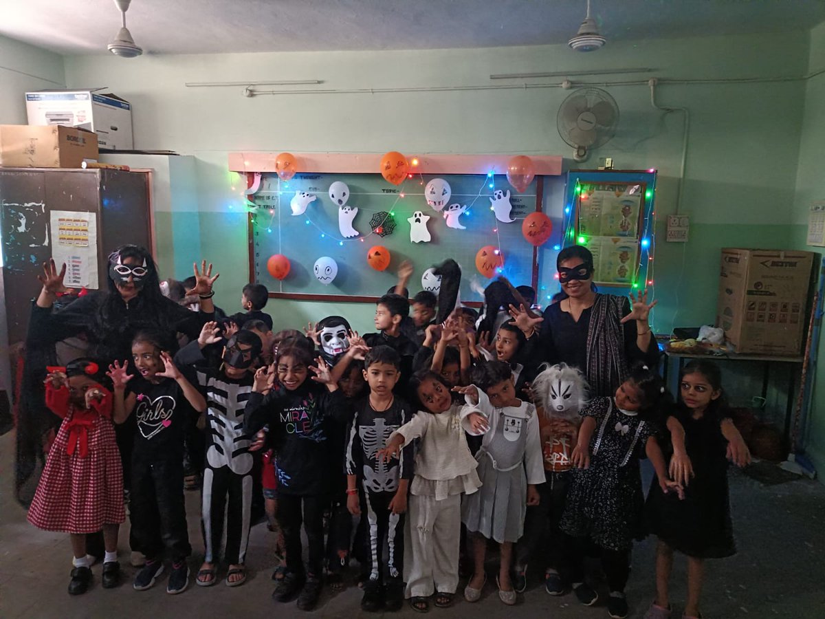 kv2_afspune's tweet image. 👻🎃 Halloween vibes at Balvatika! Our little ones enjoyed a fun-filled day of learning through play, creativity, and imagination. 🧡
Joyful learning in action at PM SHRI KV No. 2 AFS Pune! 🌟 #PMShri #Balvatika #FunWithLearning @KvsMumbai @KVS_HQ