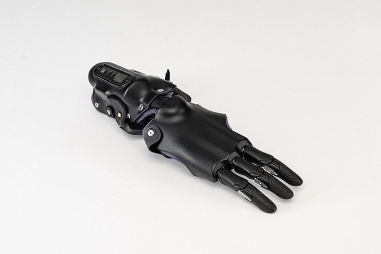 Webnewsadd's tweet image. Motorica unveils the Omni Hand, the world’s 1st optical sensor bionic prosthesis. Revolutionizing intuitive prosthetic control for enhanced mobility &amp;amp; independence. 

Read More: webnewsaddiction.com/motorica-launc…
#Motorica #OmniHand #BionicHand #Prosthetics #MedTech #Innovation