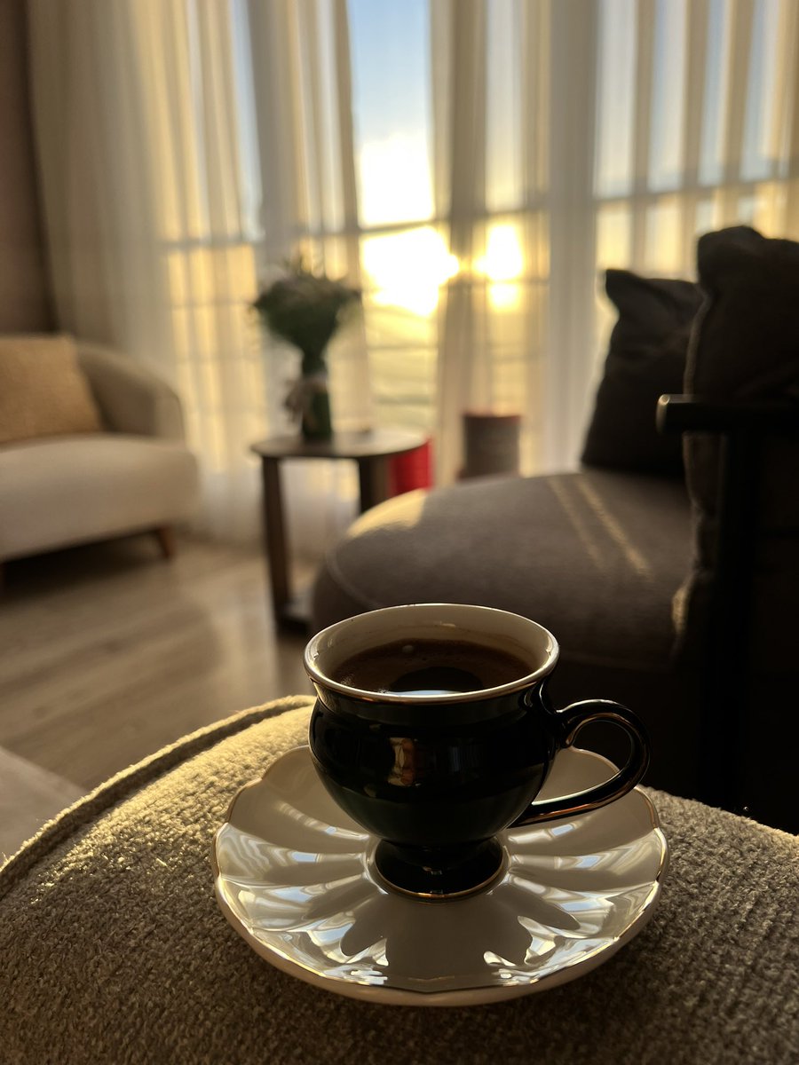 umitonerr's tweet photo. Huzur, kahve, güneş  🤍 An’ https://t.co/dRgVPXQ6r6