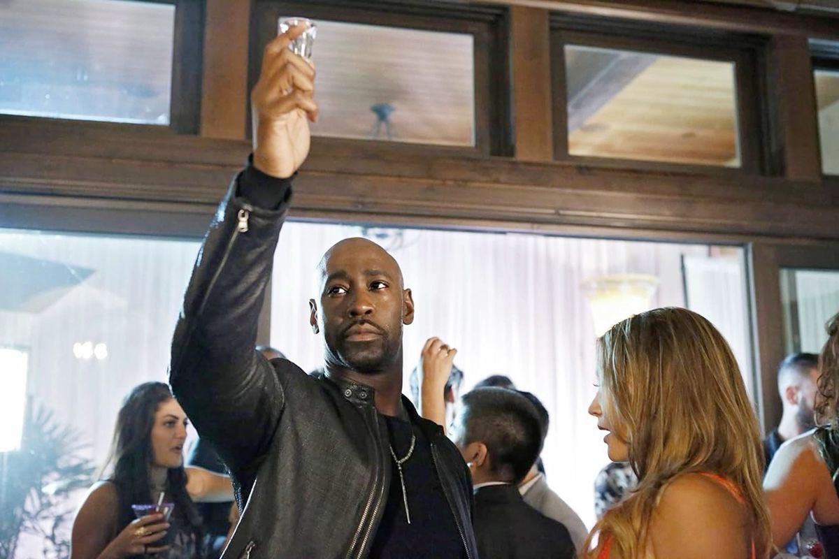 AuroraG_2's tweet photo. Cosmoβs are yummy
#dbwoodside
#lucifernetflix https://t.co/rD8bvbhJ4s
