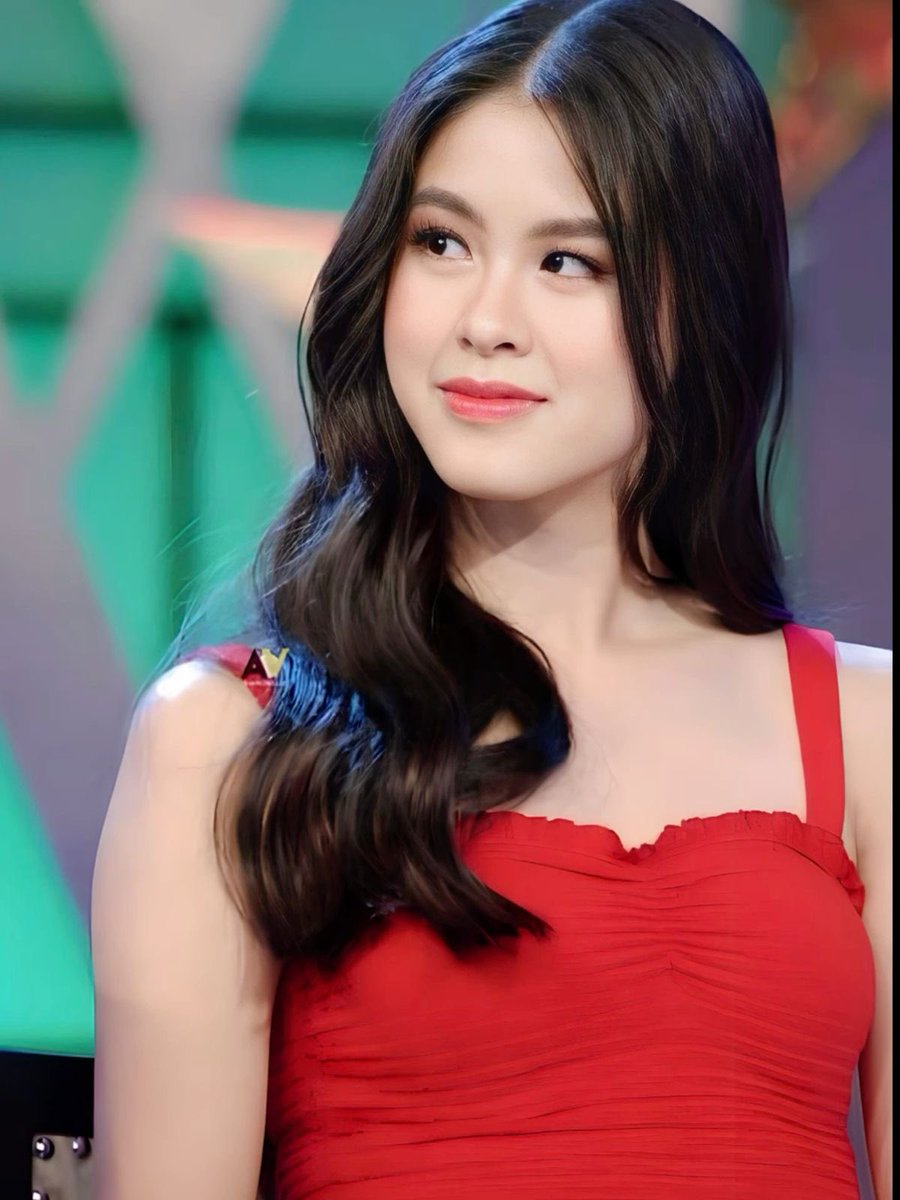 kisses delavin in red will always be my favorite💋