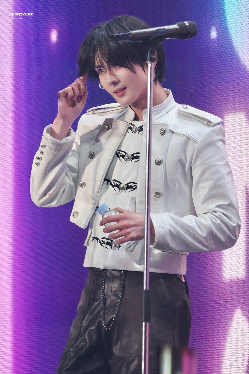 wonivuyz's tweet photo. 251103 MUSIC EXPO LIVE 2025

#양정원 #정원 #JUNGWON 
#ENHYPEN #엔하이픈 https://t.co/WofMQlRcOF