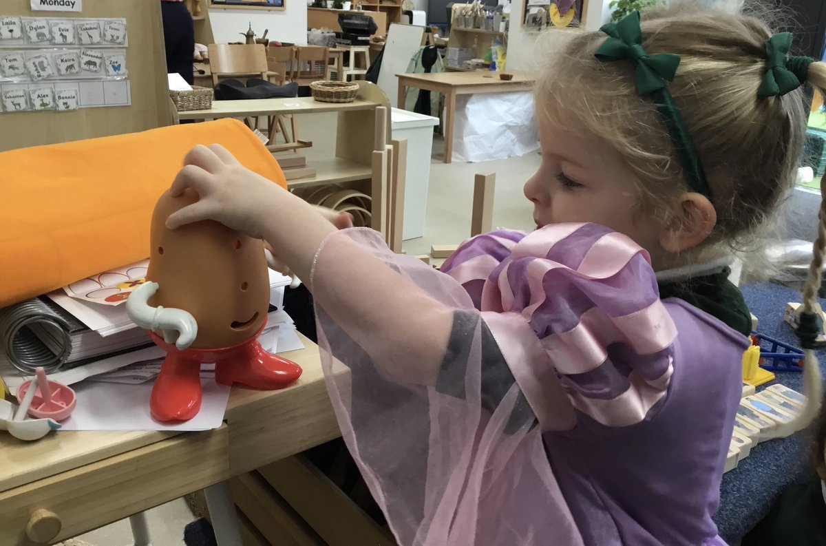 StOlavesLang's tweet photo. New half term, new topic for @StOlavesNursery in French: we are doing body parts with Mrs Potato 🥔 👂 👄 🇫🇷 #StOlavesPrepAcademics #StOlavesPrepFrench #StOlavesPrepEYFS #StOlavesPrepNursery https://t.co/HasFjBMLAh