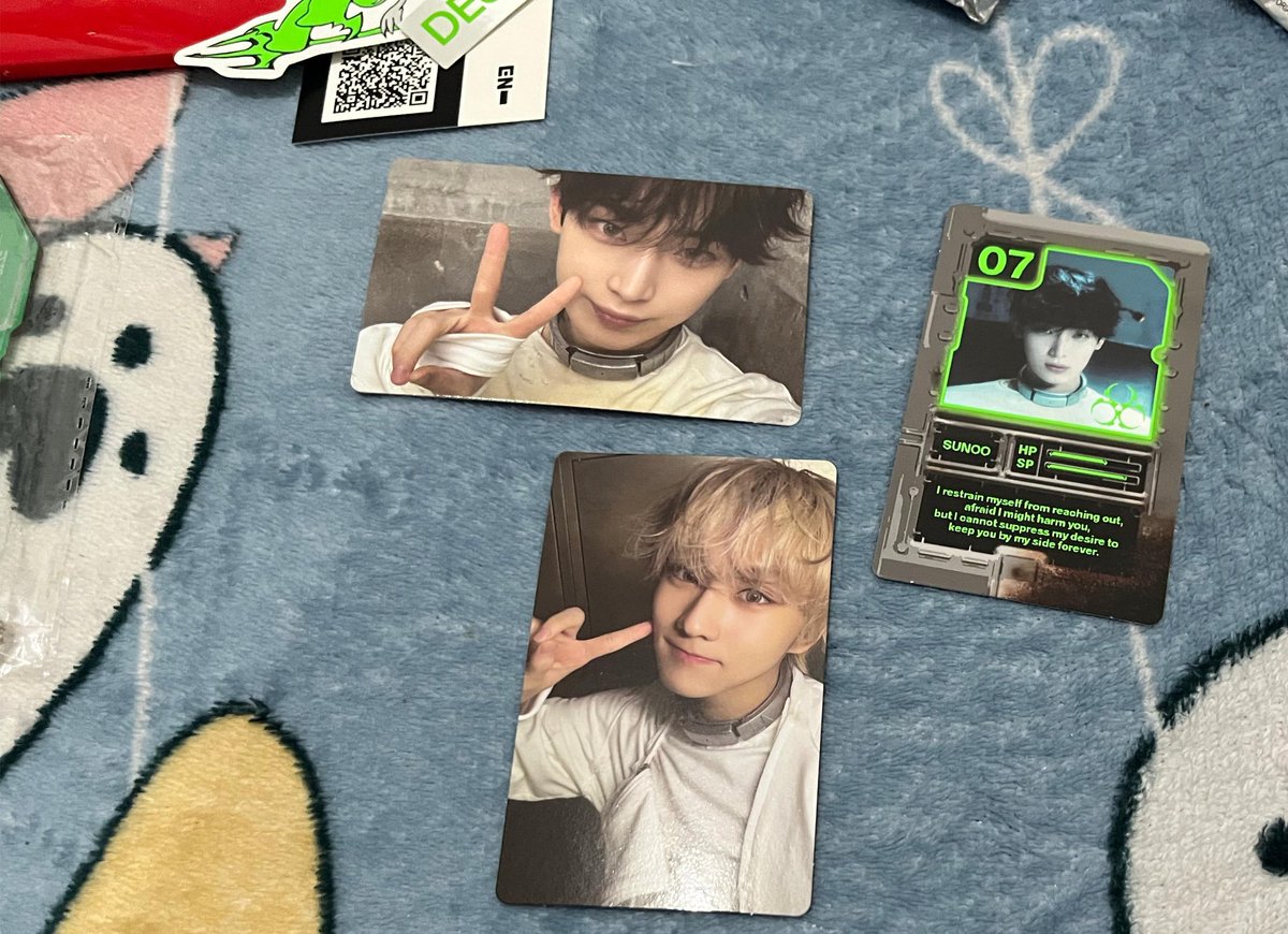 dotori_noo's tweet photo. worth the wait banget 😭 finally arrived and look who’s coming home with sunoo 😍 thank you so much kak @GomezRemar for this amazing giveaway 😍 pocketz is home 😍 oh ya makasih juga buat bonusnya, cahol beserta printilan gemes kek BUANYAK BNGTT HUHUU 🤧 AAA SUPER HAPPY 😍🥰🫰 https://t.co/mpKpCjlMIN