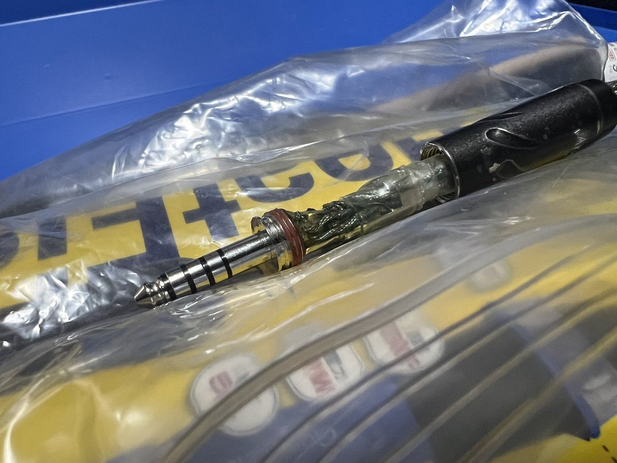 H3Nine's tweet image. UVパテで補強。
#リケーブル