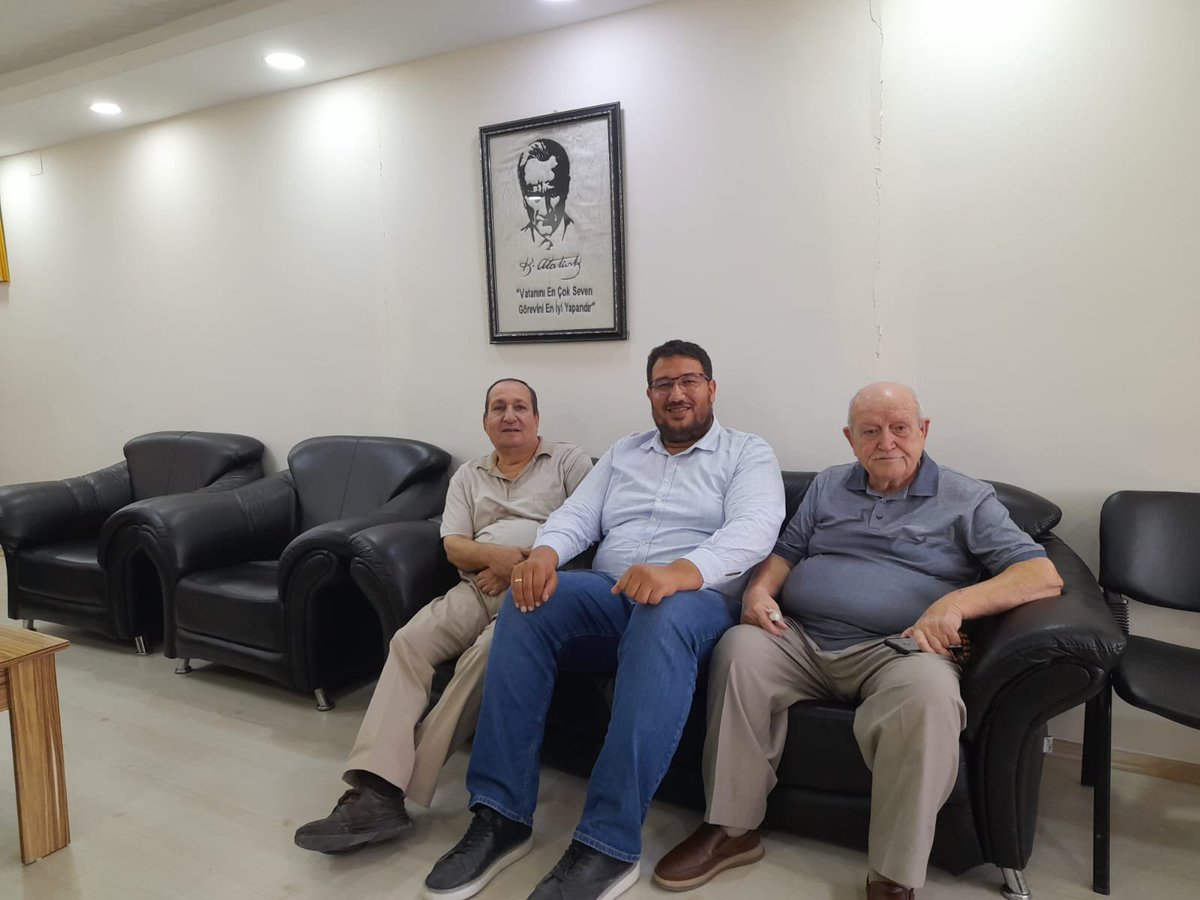 Arkum Eski Belde Belediye Başkanımız Sn.Mehmet Durmuşlu ve Silifke Göksu Gazetesi Sahibi Sn.Zeki Kekeçoğlu İlçe Başkanlığımızı ziyaret etmişlerdir.Nazik ziyaretleri için teşekkür ederiz.