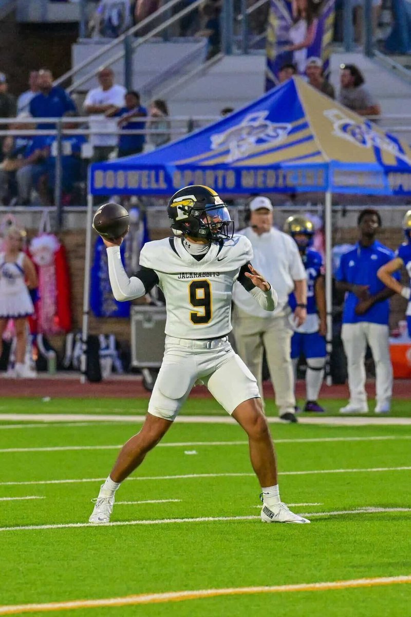 PCnowisthetime's tweet image. Kicking off Week 10 of the @PCnowisthetime AOW nominees:

Caleb Chrest, QB, Forney

Caleb Chrest did a little bit of everything Friday night for the Jackrabbits as he threw for 207 passing yds and 2 tds, and he also added in 1 rushing td to help the Jackrabbits clinch their…