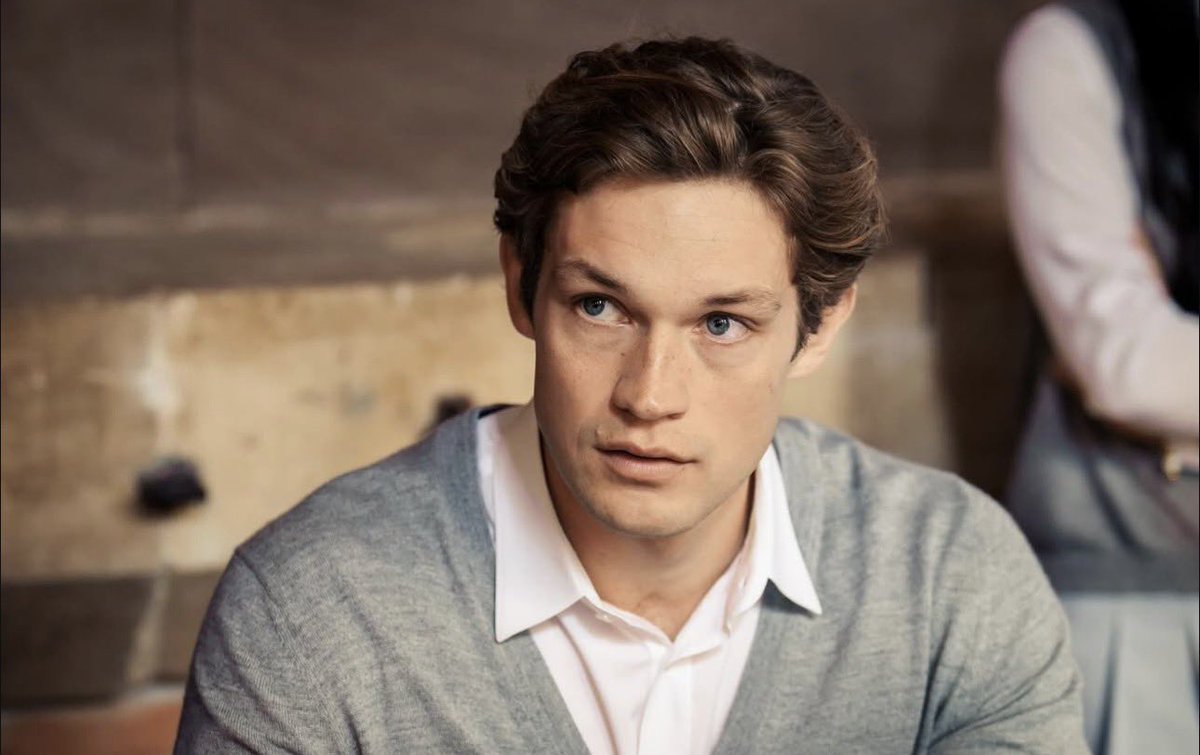 Estoy lista para ver la arrastrada del año, vamos James ve por ese perdón jajaja