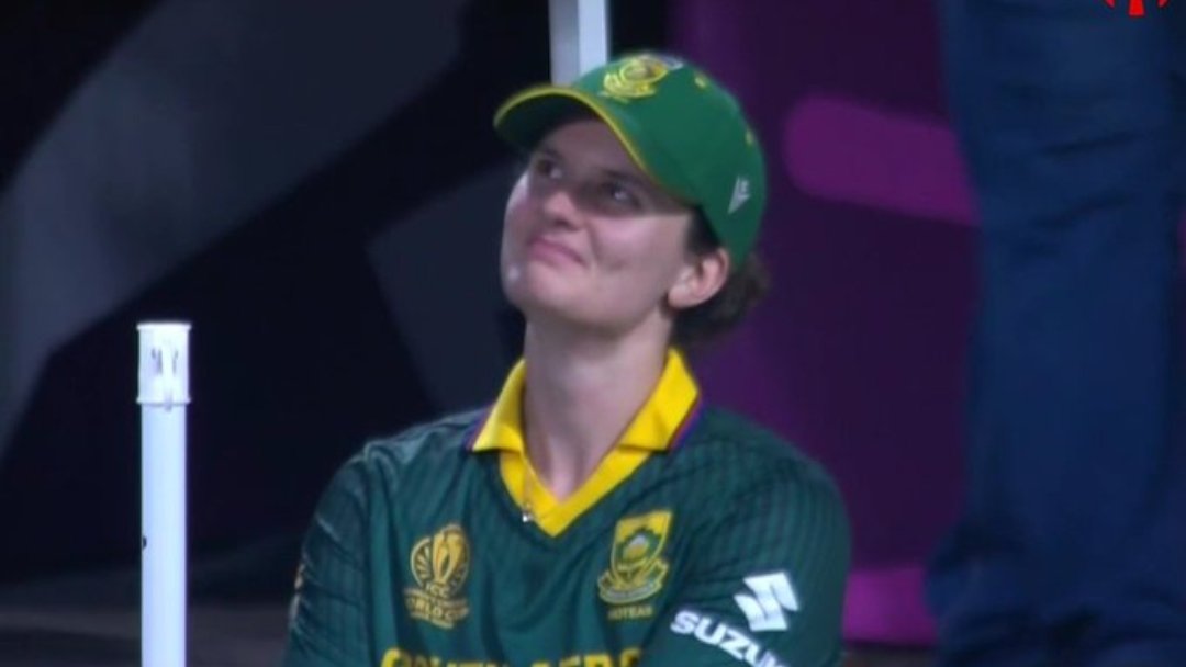 उसने सब कुछ दिया, लेकिन कभी-कभी आपका सर्वश्रेष्ठ भी काफ़ी नहीं होता। लौरा वोल्वार्ड्ट — शुद्ध हृदय, शुद्ध उत्कृष्टता।” 💚🏏