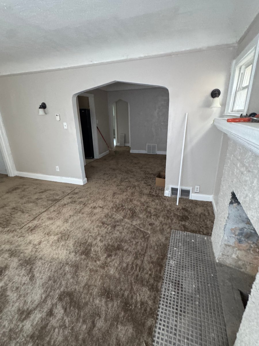 BuildingDet's tweet image. ✨ From boarded-up to beautiful — this home’s transformation reminds us what’s possible with a little vision and a lot of Detroit hustle. 💪
#MondayMotivation #BuildingDetroit #DLBA #RehabDetroit